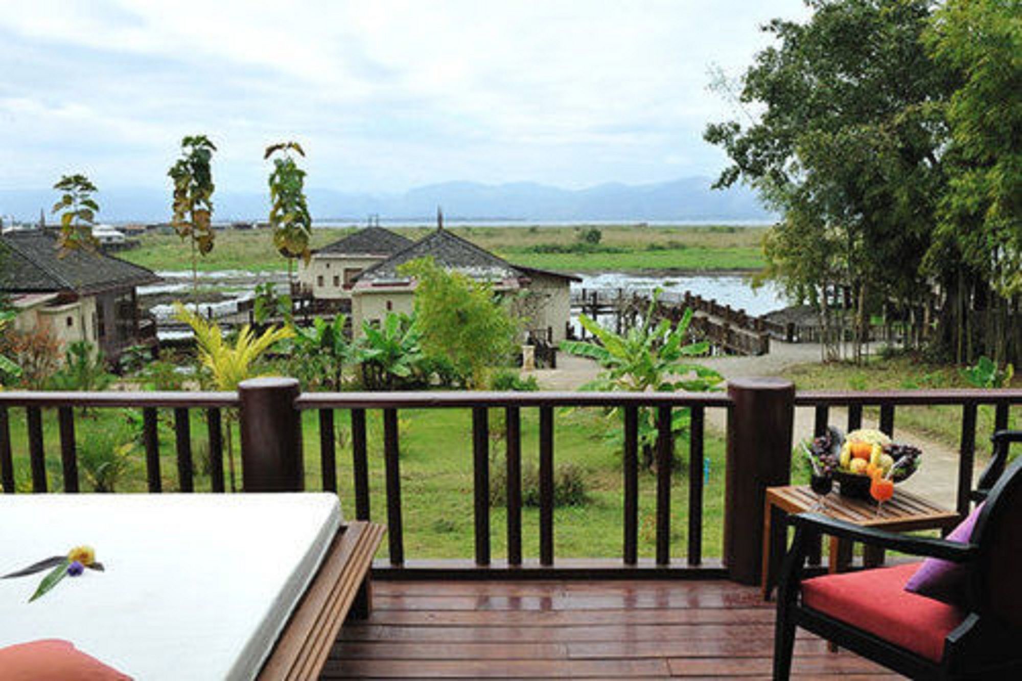ניאונגשווה Aureum Palace Hotel & Resort Inle מראה חיצוני תמונה