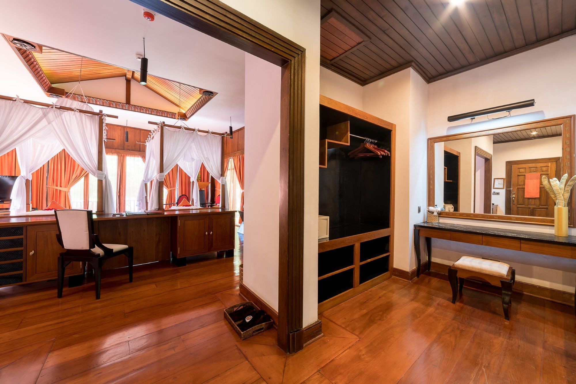 ניאונגשווה Aureum Palace Hotel & Resort Inle מראה חיצוני תמונה